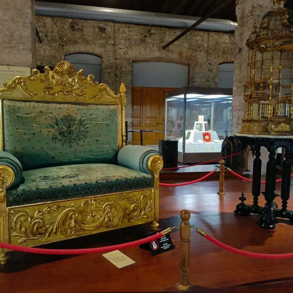 The Palace Collections Museum Skip-the-Ticket-Line Entry with Audio Guide