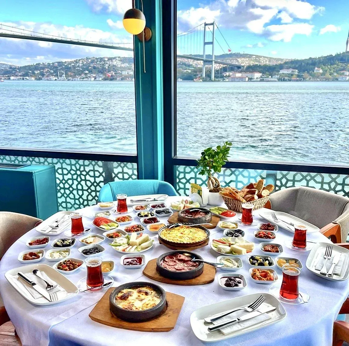 Le Vapeur Magique - Morning Turkish Breakfast Cruise