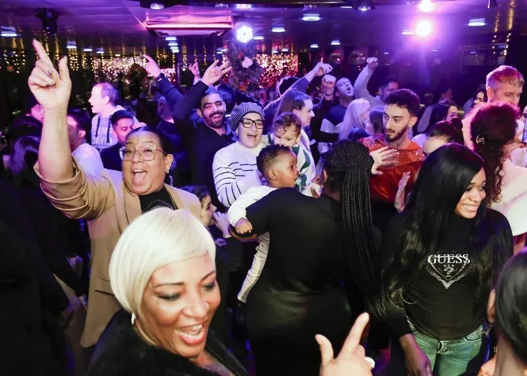 Bosphorus Evening Cruise: Turkish Dinner & Live Shows