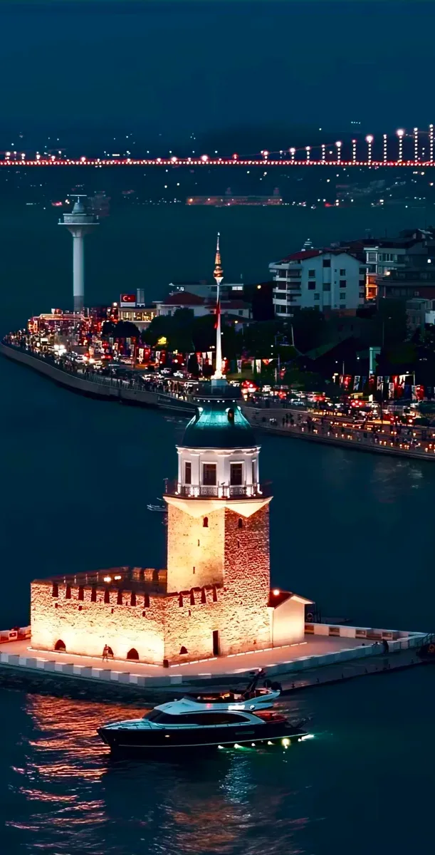 Maiden's Tower Skip-the-Ticket-Line Entry with Audio Guide