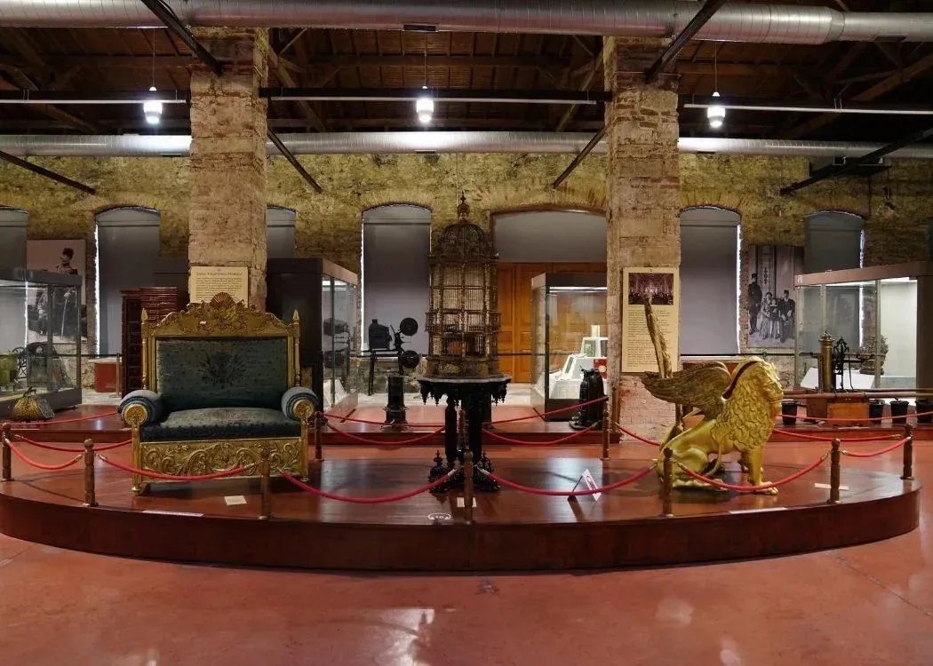 The Palace Collections Museum Skip-the-Ticket-Line Entry with Audio Guide