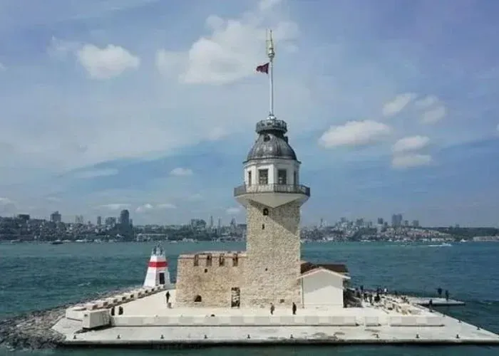 Maiden's Tower Skip-the-Ticket-Line Entry with Audio Guide
